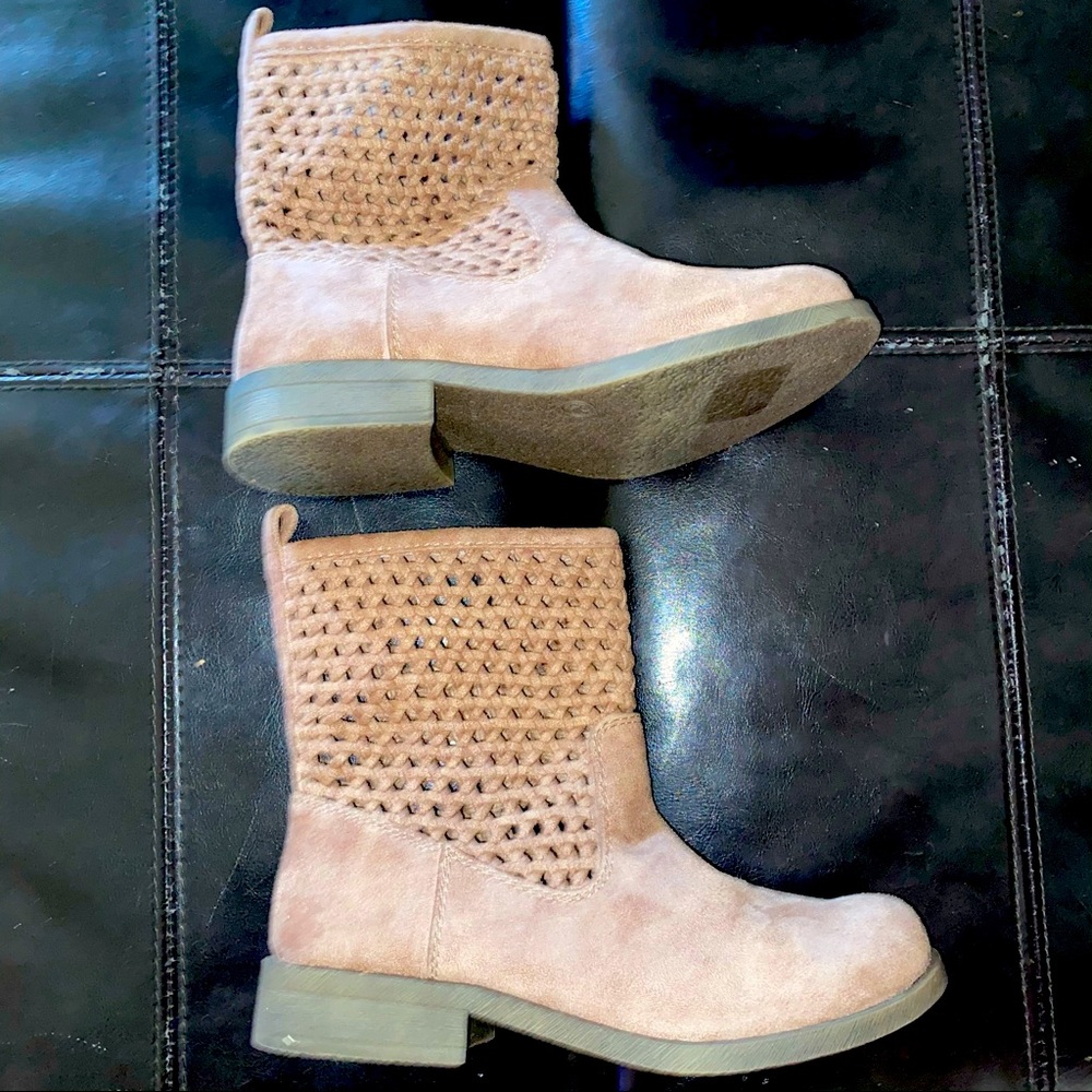 New Mudd Boots